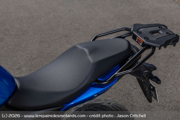 La selle de la Suzuki SV-7GX