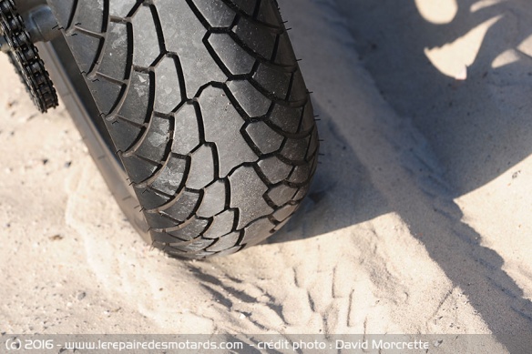Pneu Dunlop Mutant sur sable