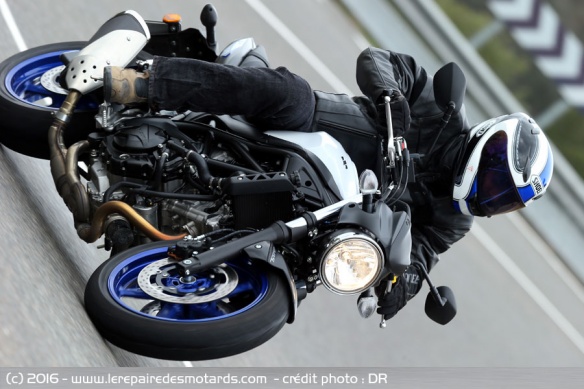 Suzuki SV 650 sur route