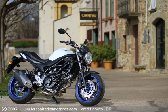 Suzuki SV 650 en ville