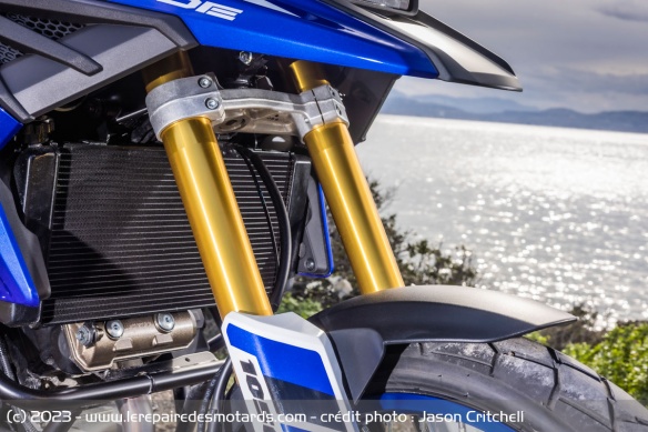 La fourche de la Suzuki V-Strom 1050 DE