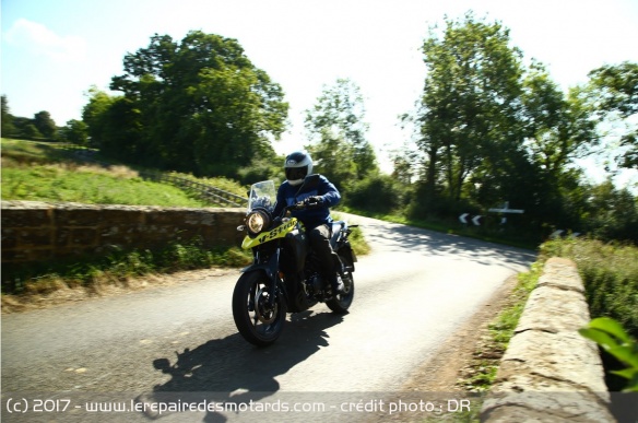 Le Suzuki V-Strom 250 sur route