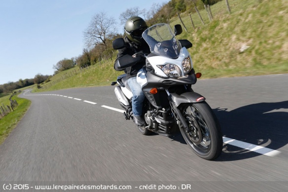 Suzuki V-Strom 650 XT sur route