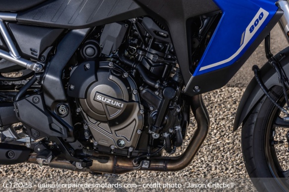 Le bicylindre en ligne de 776 cm3 de la Suzuki V-Strom-800 SE