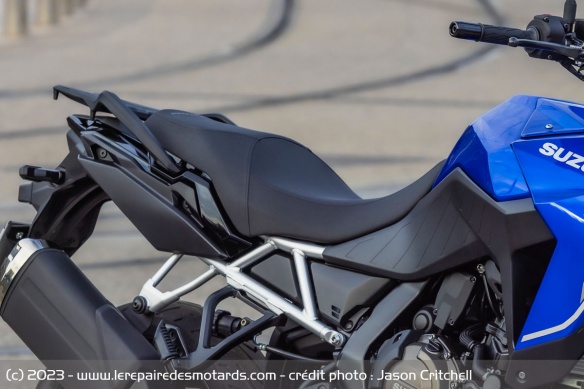 La selle de la Suzuki V-Strom-800 SE