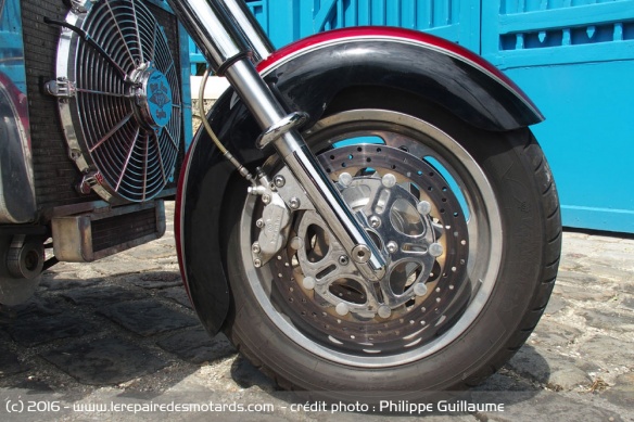 Roue avant du Boss Hoss Trike V8
