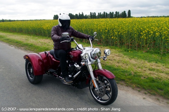 Essai du Harley-Davidson Freewheeler sur route