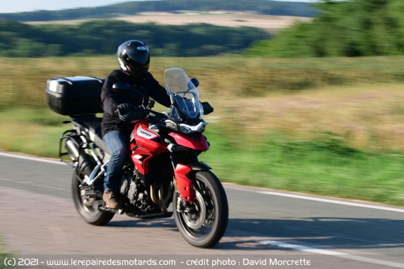 Triumph Tiger 900 GT Pro, plus typé trail