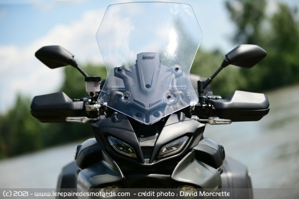 Yamaha Tracer 9 GT de face