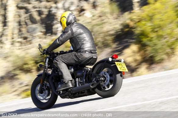 Avec son faible dbattement, la Bobber Black ne fait pas de miracle au niveau du confort