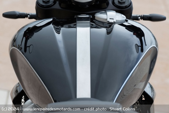 Le réservoir de la Triumph Rocket 3 Storm