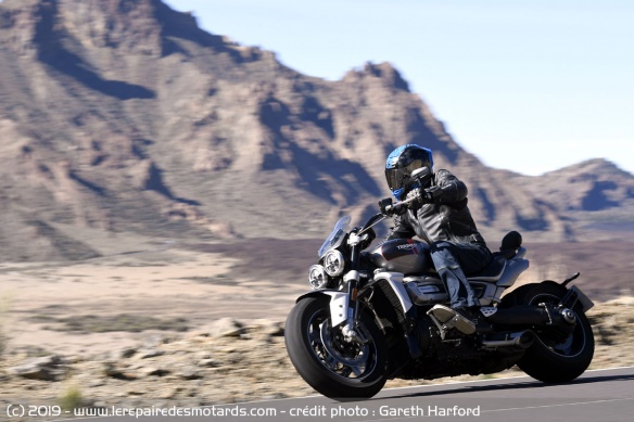 La Triumph Rocket 3 GT sur route
