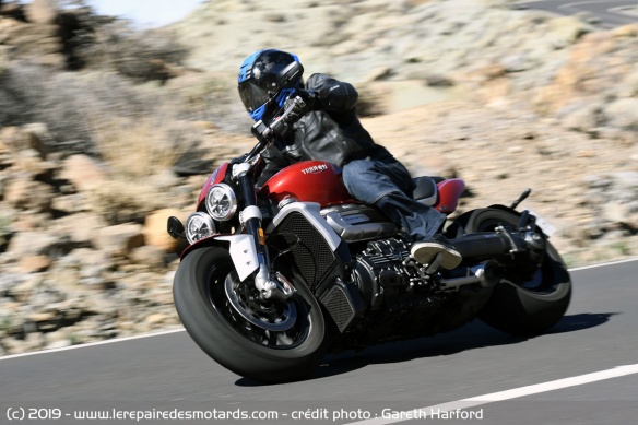Essai de la Triumph Rocket 3 R sur route