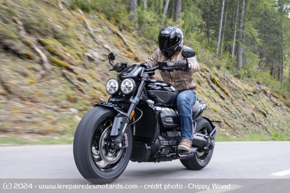 Essai de la Triumph Rocket 3 R Storm sur route