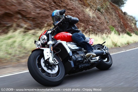 La Triumph Rocket 3 R à l'attaque