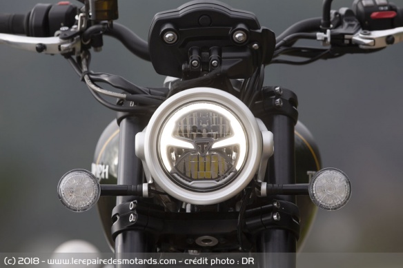 Phare de la Triumph Scrambler 1200 XC