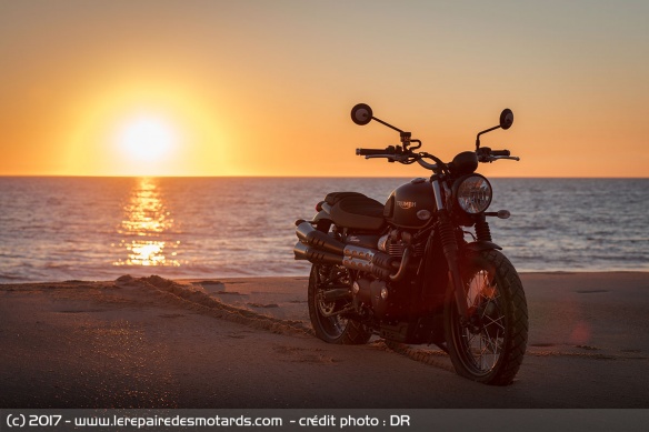 Street Scrambler à la plage