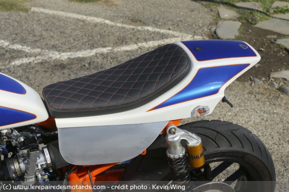 La selle matelassée de la Street Tracker