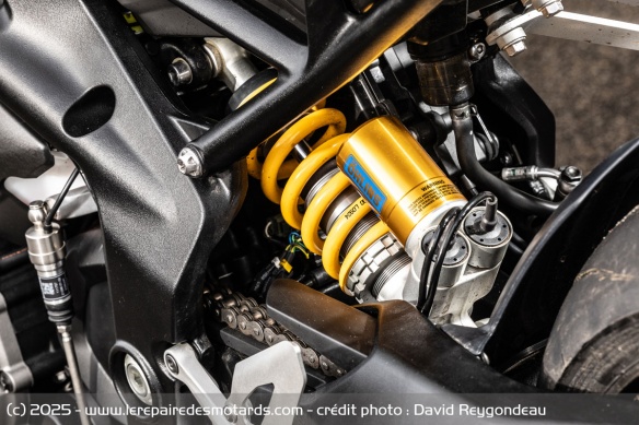 L'amortisseur Öhlins TTX36 EC à lien progressif et réglage électronique SmartEC3 OBTi