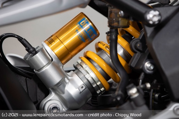 L'amortisseur Öhlins de la Triumph Speed Triple 1200 RR