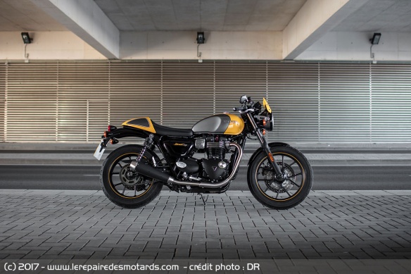 Triumph Street Cup en ville