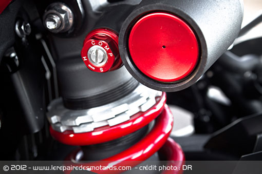 Réglage amortisseur Triumph Street Triple 675 R