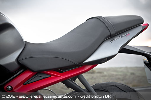 Selle et confort Triumph Street Triple 675 R