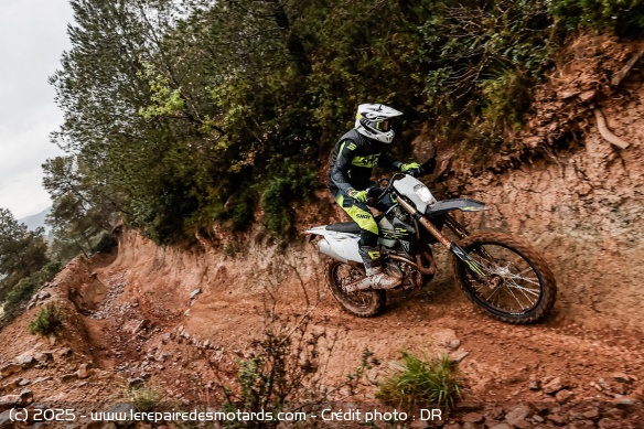 Essai des Triumph TF 250-E et TF 450-E Essai des Triumph TF 250-E et TF 450-E