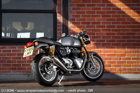 Vue arrière Triumph Thruxton 1200 R