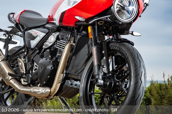 La fourche de la Triumph Thruxton 400