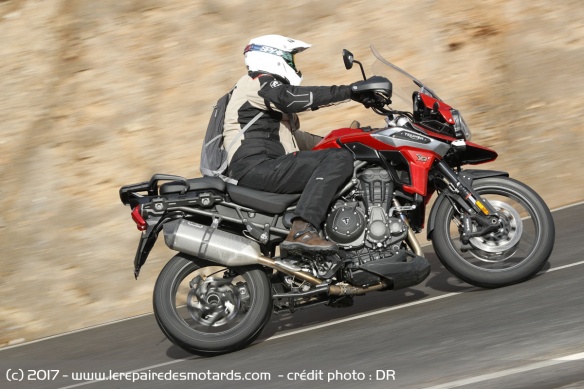 Prise d'angle avec la Tiger 1200 XRt