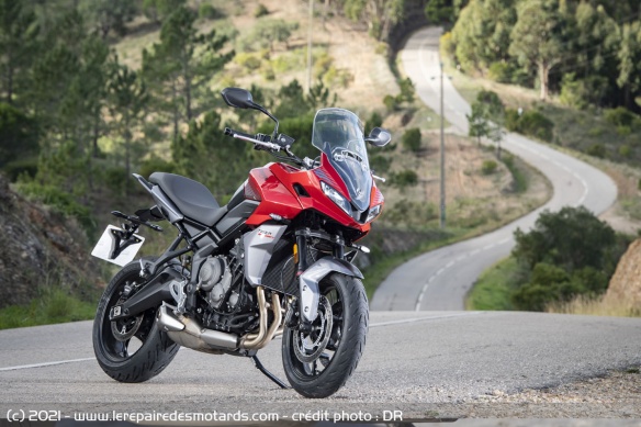 La Triumph Tiger Sport 660, déclinaison trail de la Trident