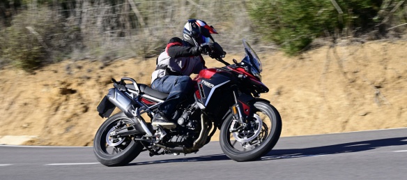Essai de la Triumph Tiger 900 GT Pro 2024 Essai de la Triumph Tiger 900 GT Pro 2024
