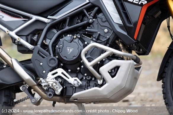 Le moteur trois cylindres de la Triumph Tiger 900 Rally Pro