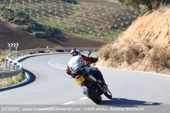 Le trail anglais met vite son pilote en confiance