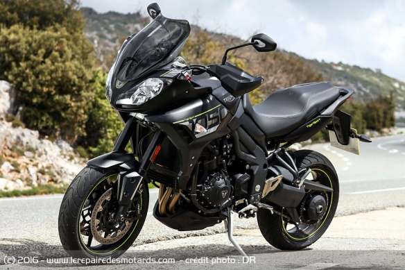 Triumph Tiger Sport de face