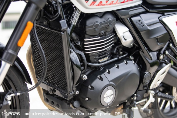 Le moteur monocylindre de 398 cm3 de la Triumph Tracker 400