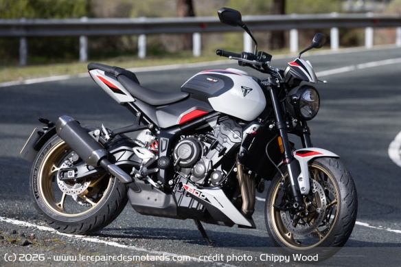 Essai du roadster Triumph Trident 800
