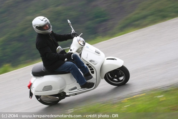 Vue du dessus de Vespa GTS 300