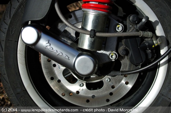 Suspension avant et freins sur Vespa GTS 125 Super ie