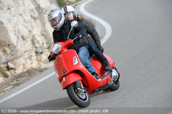 Essai du scooter Vespa GTS 300 HPE en duo Essai du scooter Vespa GTS 300 HPE en duo