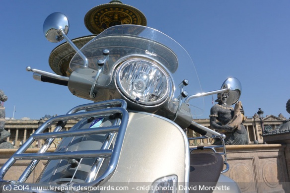 Vespa GTS 300 Touring en ville