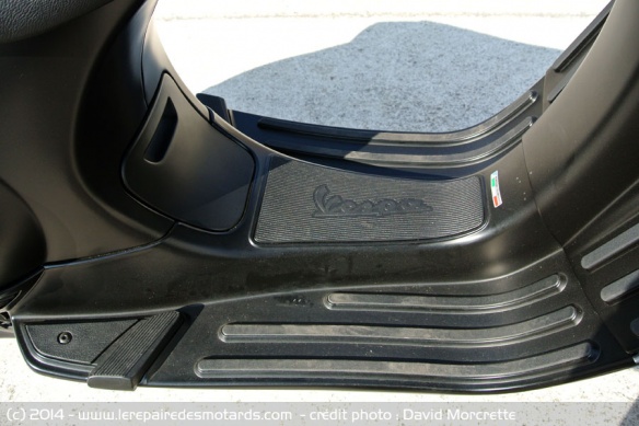 Plancher et place pour les pieds Vespa S 125