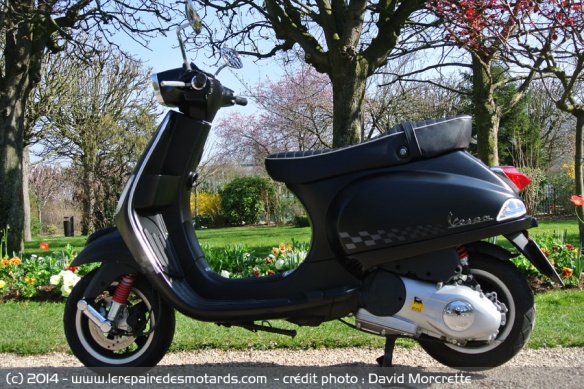 Vespa S 125 3V de côté