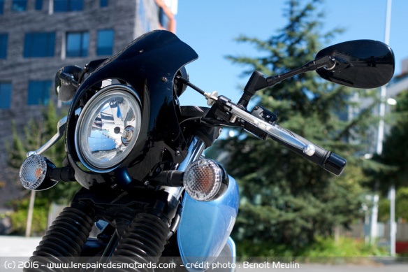 Phare de la Yamaha XV 950 Racer