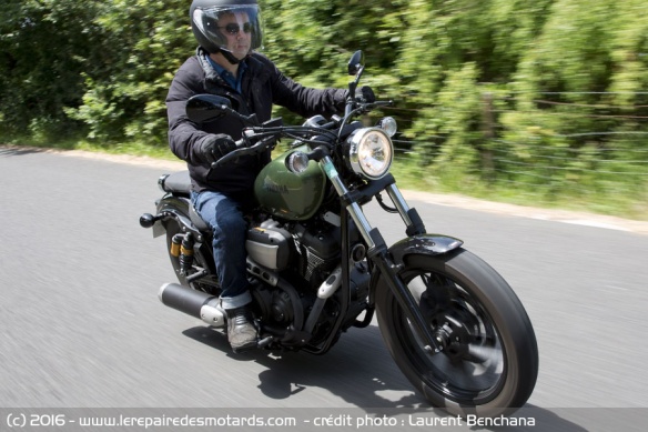Yamaha Bolt XV950R sur route