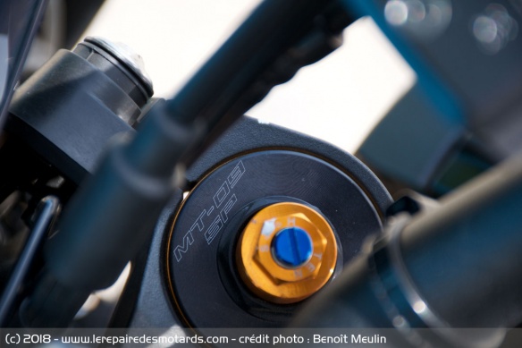 Réglage de la fourche de la Yamaha MT-09 SP