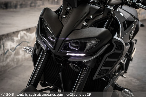 La MT-09 s'offre une nouvelle tête de fourche