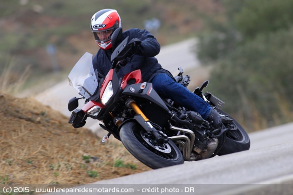 Yamaha MT-09 Tracer sur autoroute