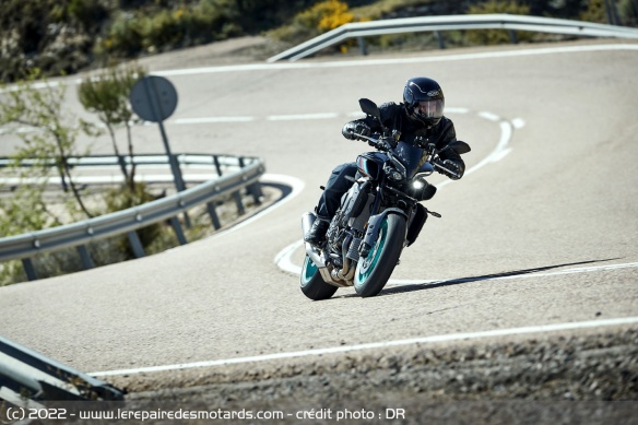 Réservoir 17 l - Conso annoncée 6.8 l -Autonomie 250 km